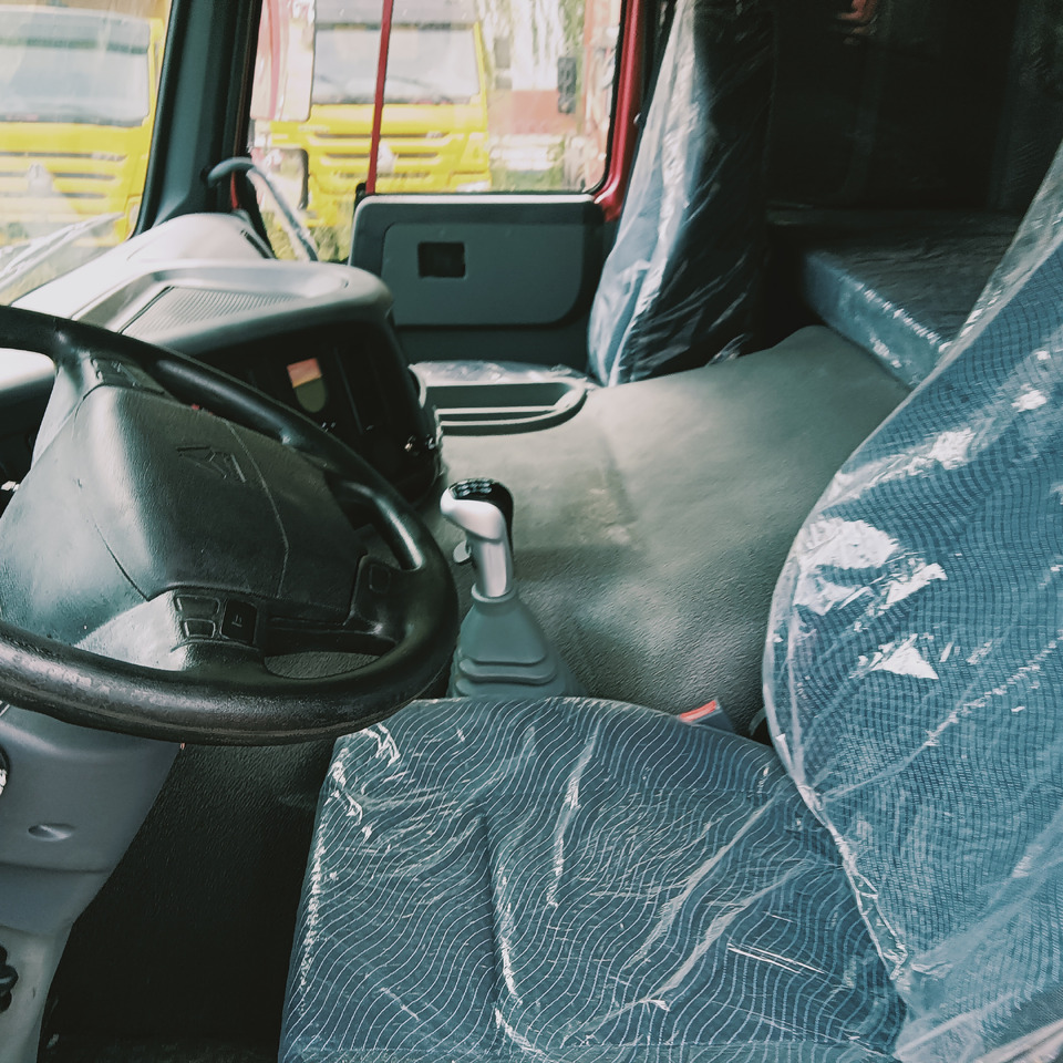 SINOTRUK HOWO - Kravas automašīna pašizgāzējs: foto 5 SINOTRUK HOWO - Kravas automašīna pašizgāzējs: foto 5