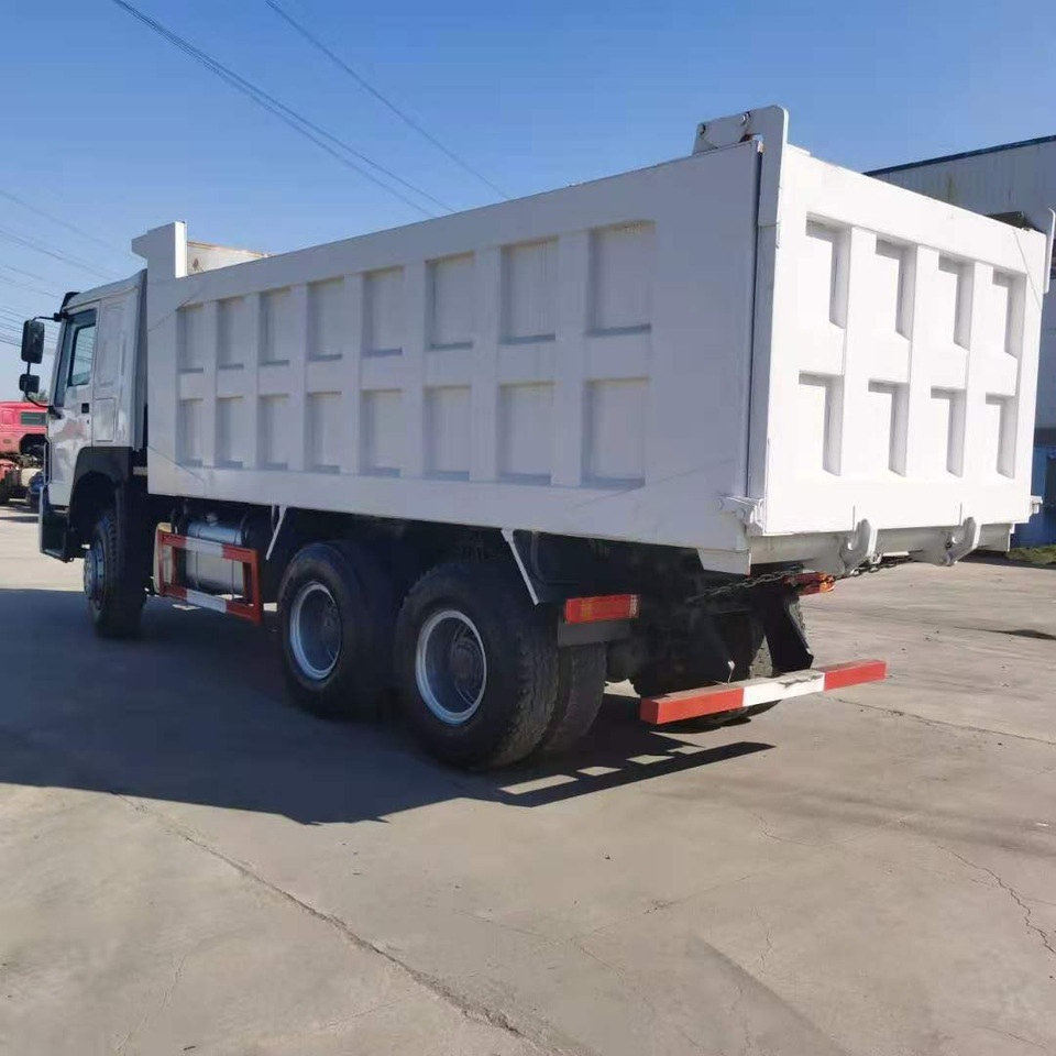 SINOTRUK HOWO - Kravas automašīna pašizgāzējs: foto 1 SINOTRUK HOWO - Kravas automašīna pašizgāzējs: foto 1
