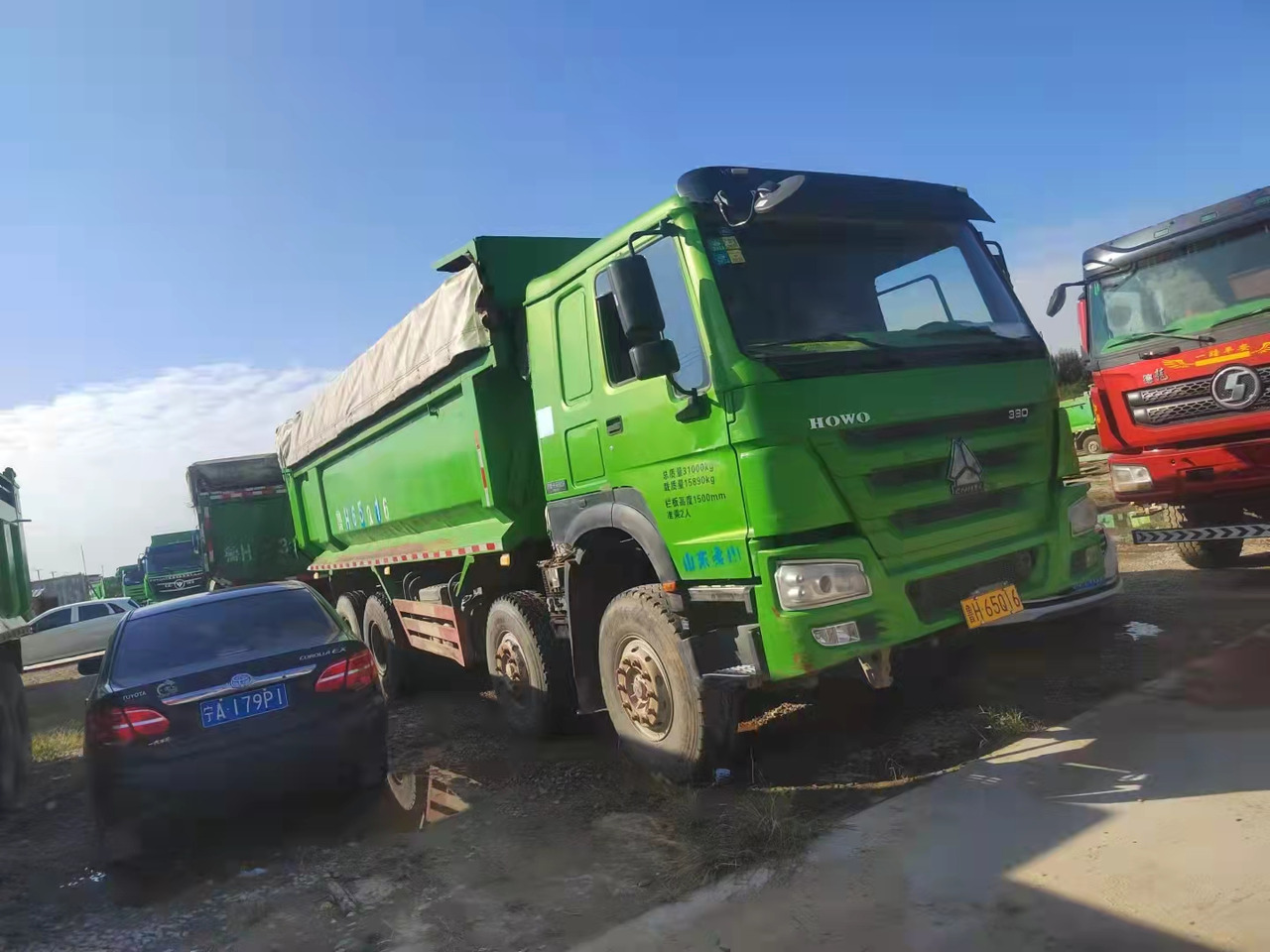 SINOTRUK HOWO - Kravas automašīna ar slēgto virsbūvi: foto 5 SINOTRUK HOWO - Kravas automašīna ar slēgto virsbūvi: foto 5