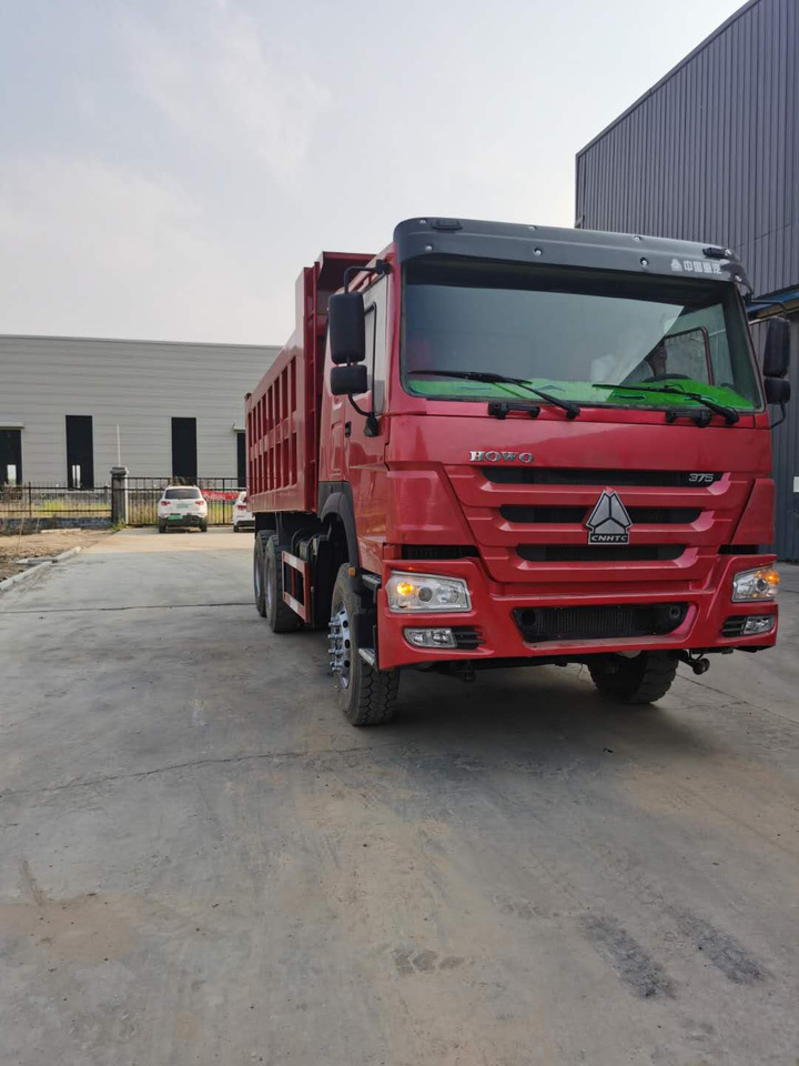 SINOTRUK HOWO - Kravas automašīna pašizgāzējs: foto 3 SINOTRUK HOWO - Kravas automašīna pašizgāzējs: foto 3