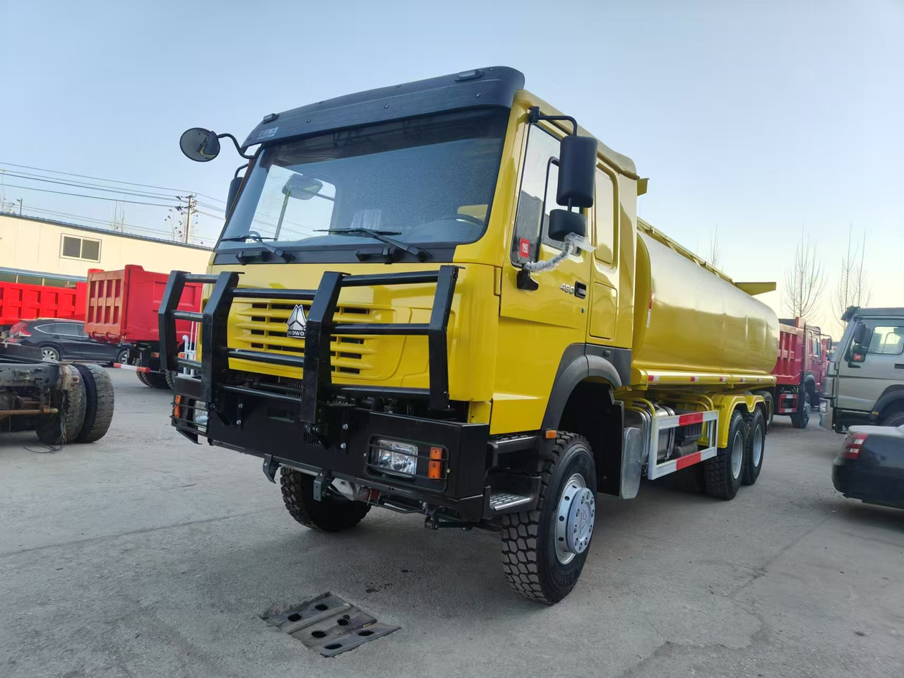 SINOTRUK HOWO - Autocisterna: foto 2 SINOTRUK HOWO - Autocisterna: foto 2