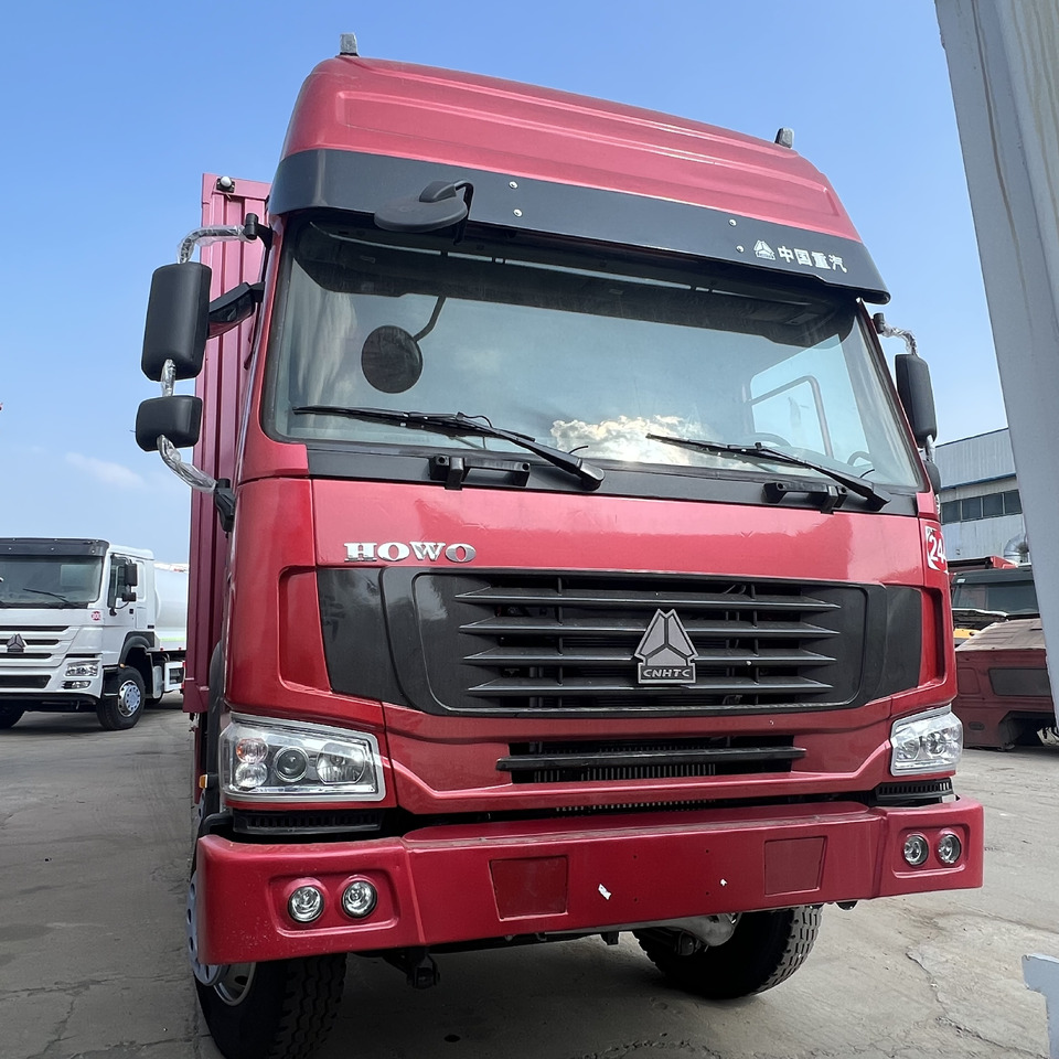 SINOTRUK HOWO - Kravas automašīna ar slēgto virsbūvi: foto 2 SINOTRUK HOWO - Kravas automašīna ar slēgto virsbūvi: foto 2