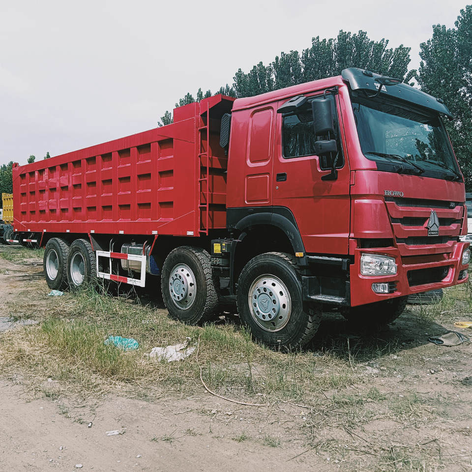 SINOTRUK HOWO - Kravas automašīna pašizgāzējs: foto 1 SINOTRUK HOWO - Kravas automašīna pašizgāzējs: foto 1