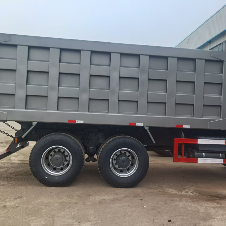 SINOTRUK HOWO - Kravas automašīna pašizgāzējs: foto 5 SINOTRUK HOWO - Kravas automašīna pašizgāzējs: foto 5