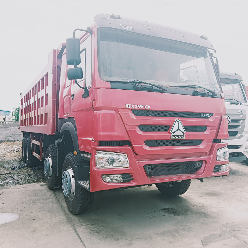 SINOTRUK HOWO - Kravas automašīna pašizgāzējs: foto 4 SINOTRUK HOWO - Kravas automašīna pašizgāzējs: foto 4