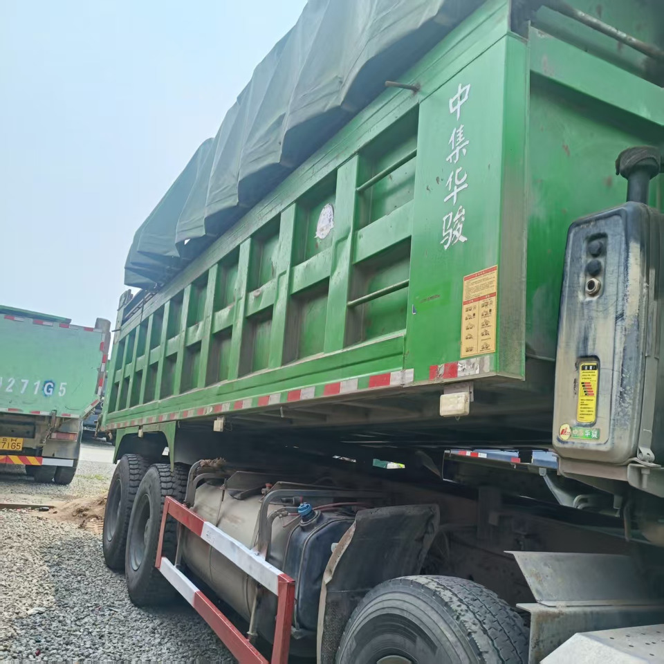 SINOTRUK HOWO - Kravas automašīna pašizgāzējs: foto 5 SINOTRUK HOWO - Kravas automašīna pašizgāzējs: foto 5
