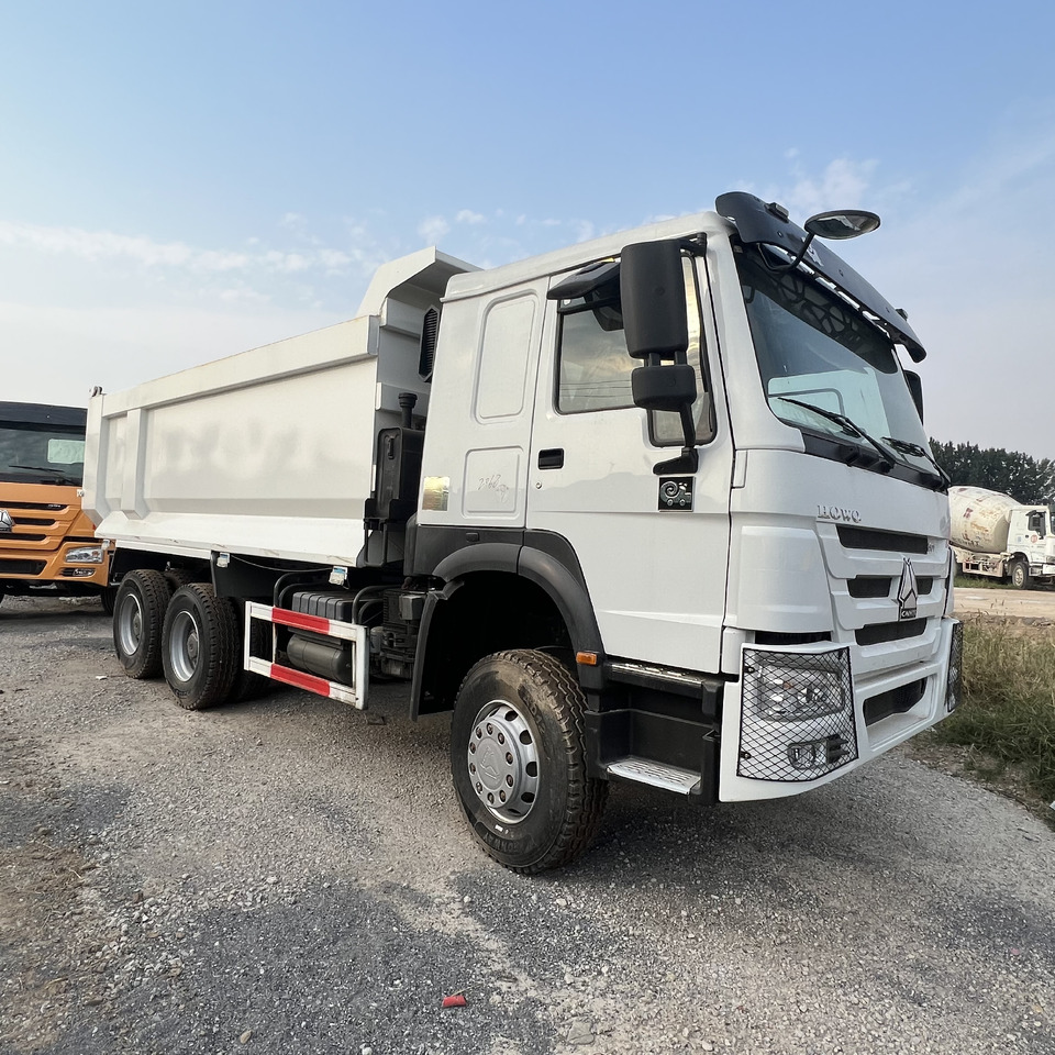 SINOTRUK HOWO - Kravas automašīna ar slēgto virsbūvi: foto 5 SINOTRUK HOWO - Kravas automašīna ar slēgto virsbūvi: foto 5