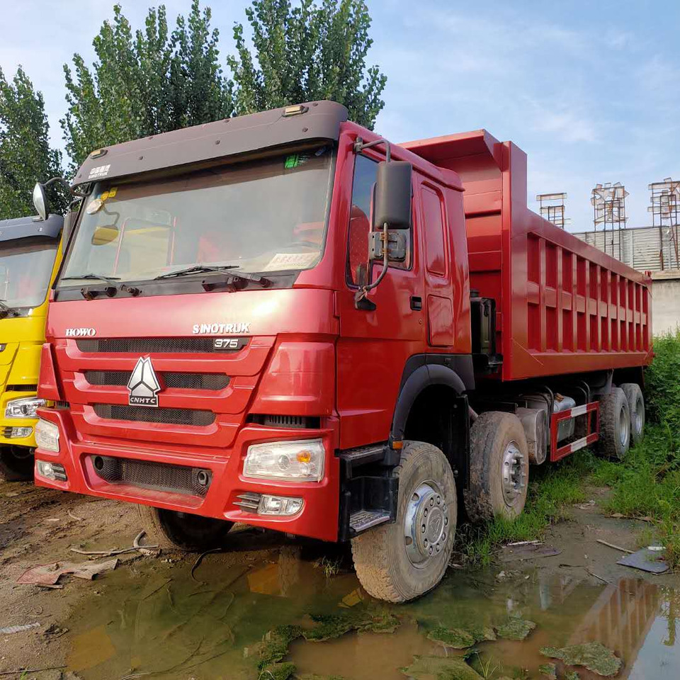 SINOTRUK HOWO - Kravas automašīna pašizgāzējs: foto 4 SINOTRUK HOWO - Kravas automašīna pašizgāzējs: foto 4