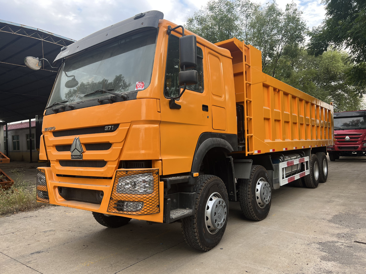 SINOTRUK Howo - Kravas automašīna pašizgāzējs: foto 2 SINOTRUK Howo - Kravas automašīna pašizgāzējs: foto 2