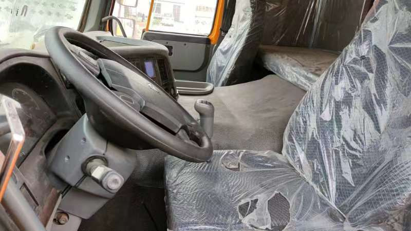 SINOTRUK Howo - Kravas automašīna pašizgāzējs: foto 1 SINOTRUK Howo - Kravas automašīna pašizgāzējs: foto 1