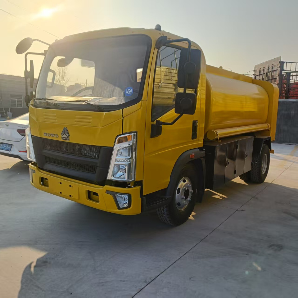 SINOTRUK Tanker truck - Autocisterna: foto 2 SINOTRUK Tanker truck - Autocisterna: foto 2