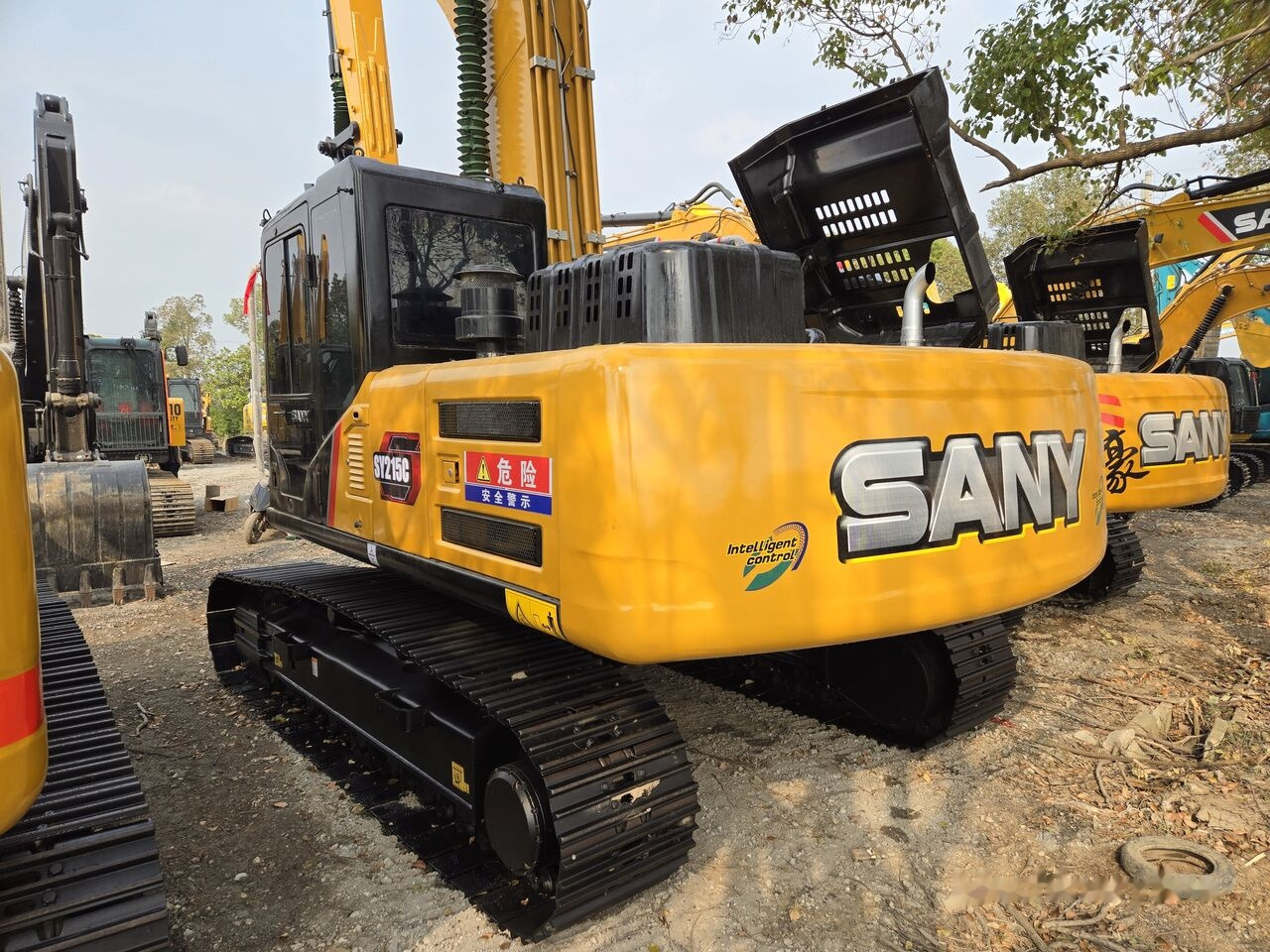 Sany SY215C - Kāpurķēžu ekskavators: foto 1 Sany SY215C - Kāpurķēžu ekskavators: foto 1