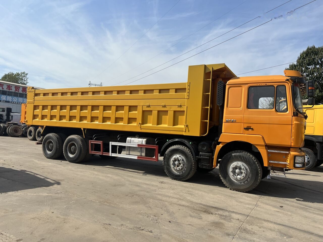 Shacman F3000 8*4 - Kravas automašīna pašizgāzējs: foto 3 Shacman F3000 8*4 - Kravas automašīna pašizgāzējs: foto 3