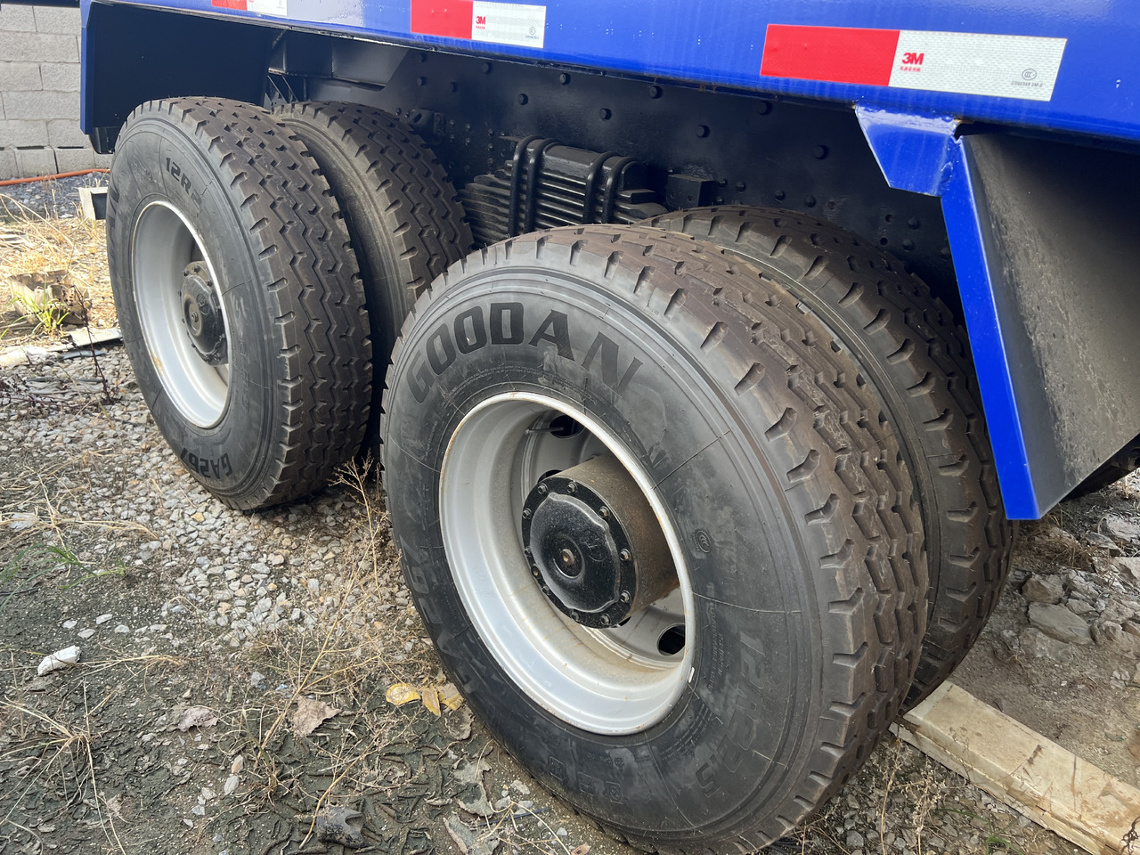 Kravas automašīna pašizgāzējs Shacman F3000 8x4: foto 7