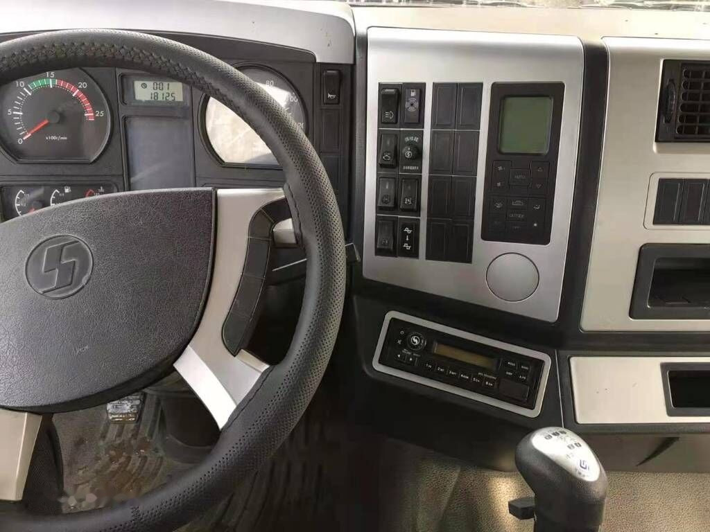 Shacman F3000 - Autocisterna: foto 2 Shacman F3000 - Autocisterna: foto 2