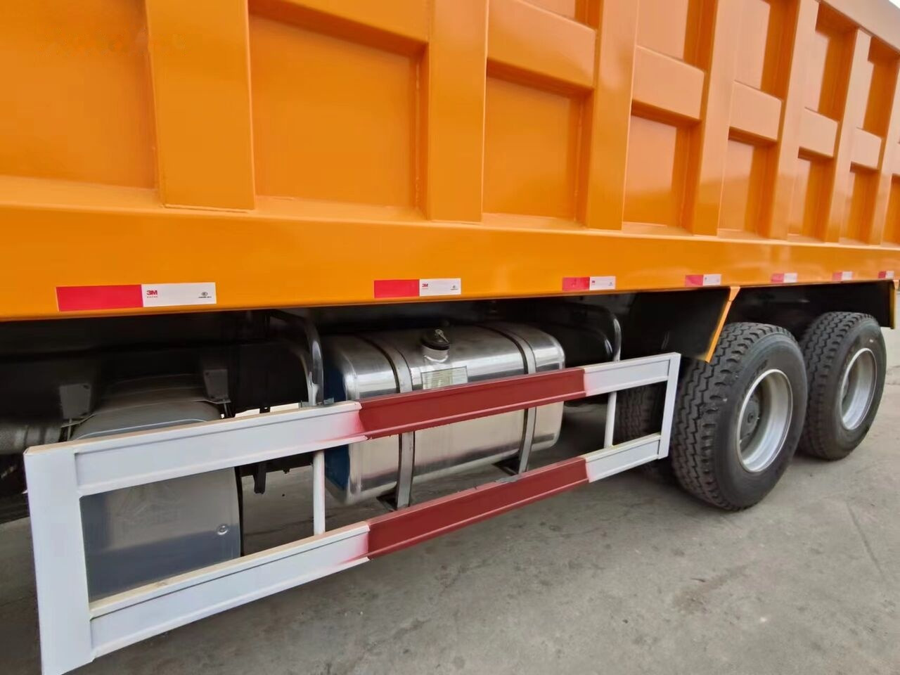 Kravas automašīna pašizgāzējs Sinotruk Howo 8*4: foto 11