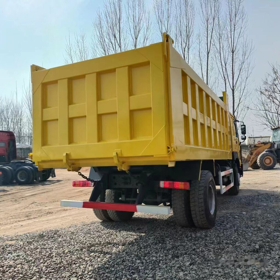 Sinotruk Howo - Kravas automašīna pašizgāzējs: foto 1 Sinotruk Howo - Kravas automašīna pašizgāzējs: foto 1