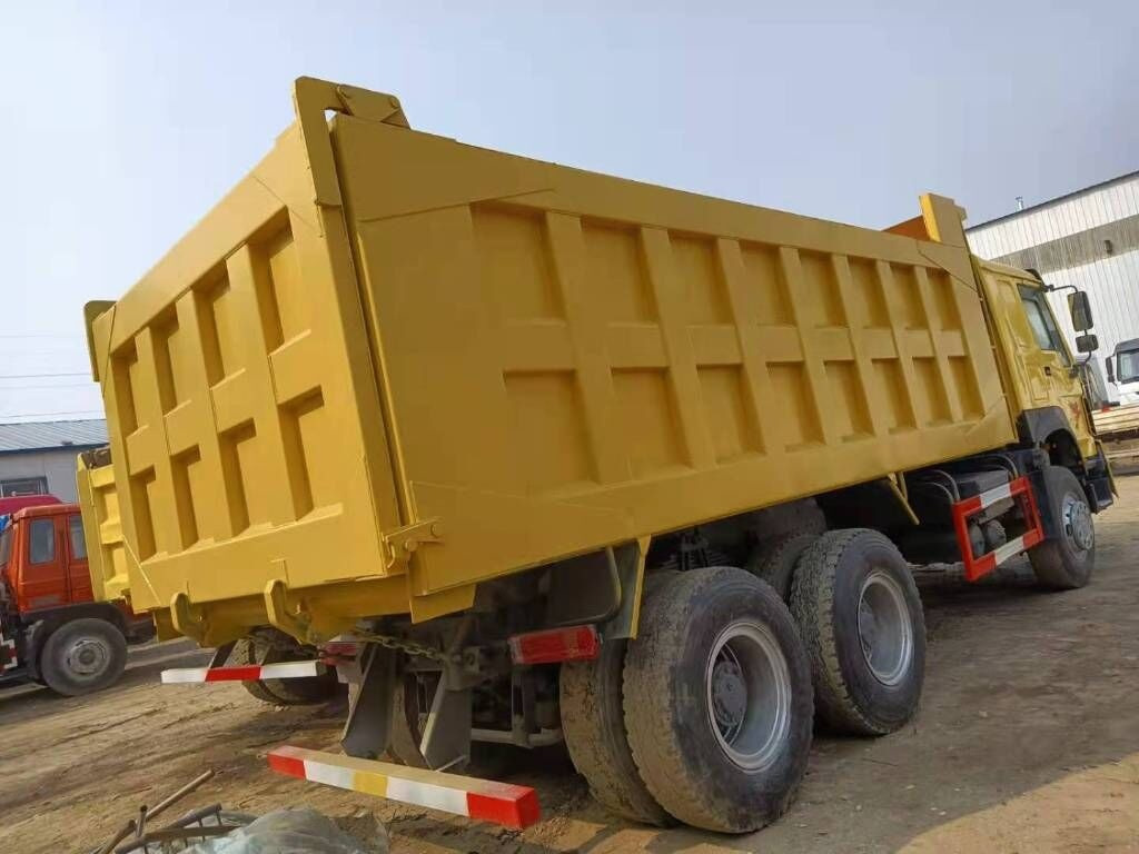 Sinotruk Howo - Kravas automašīna pašizgāzējs: foto 4 Sinotruk Howo - Kravas automašīna pašizgāzējs: foto 4
