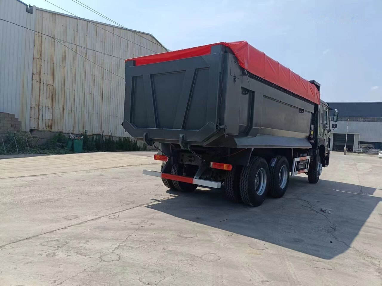 Sinotruk Howo U Caro Box - Kravas automašīna pašizgāzējs: foto 3 Sinotruk Howo U Caro Box - Kravas automašīna pašizgāzējs: foto 3