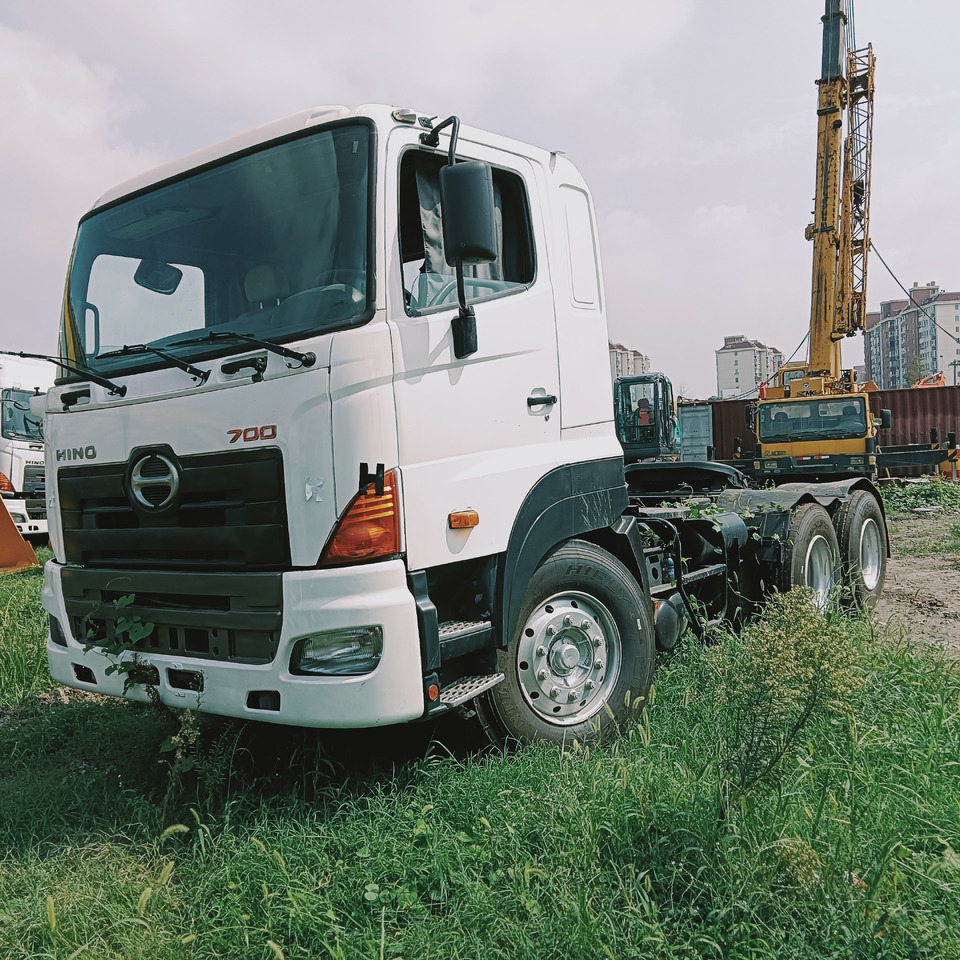 HINO 700 - Vilcējs: foto 1 HINO 700 - Vilcējs: foto 1