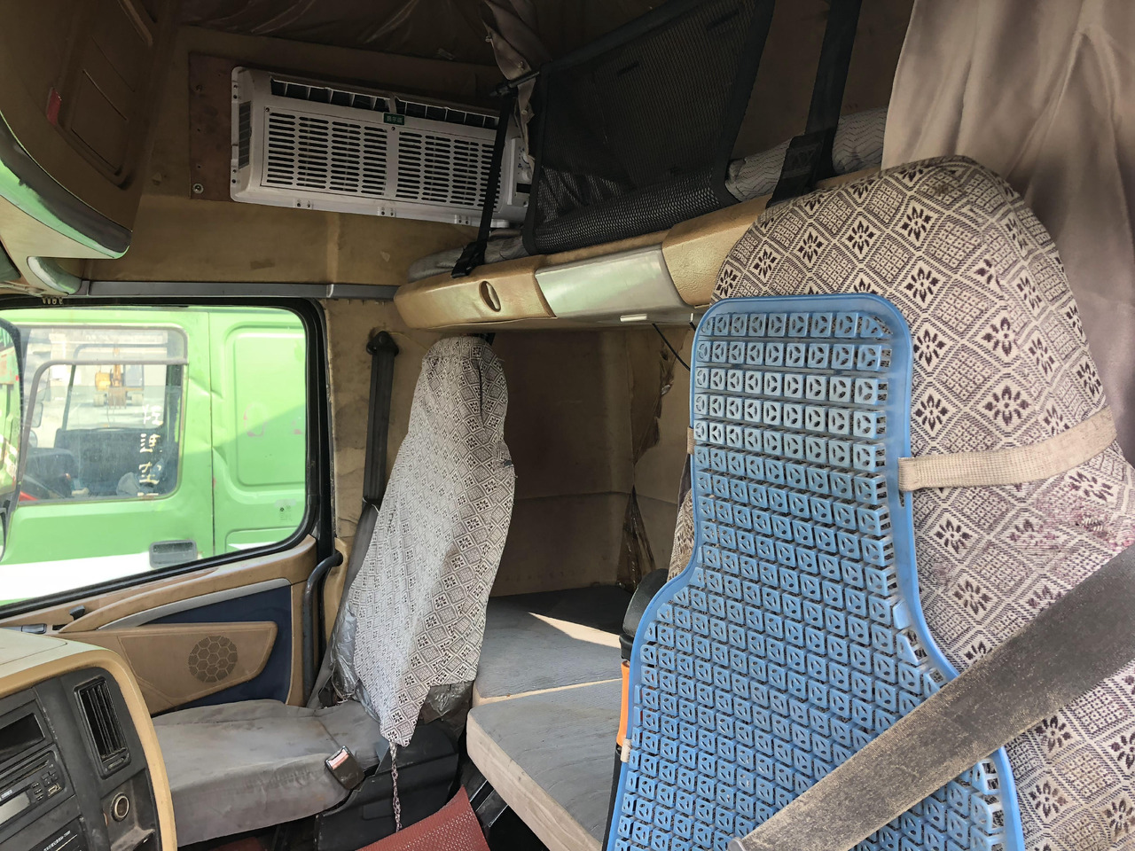 SINOTRUK HOWO A7 - Vilcējs: foto 4 SINOTRUK HOWO A7 - Vilcējs: foto 4