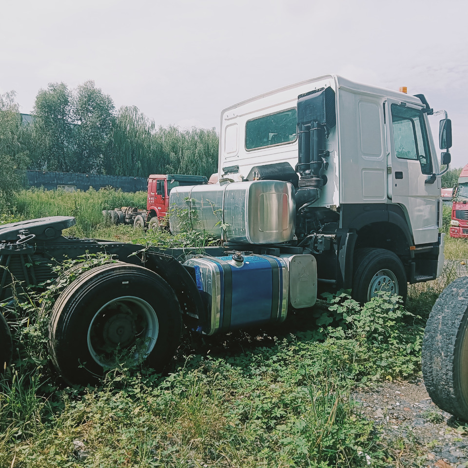 SINOTRUK HOWO - Vilcējs: foto 4 SINOTRUK HOWO - Vilcējs: foto 4