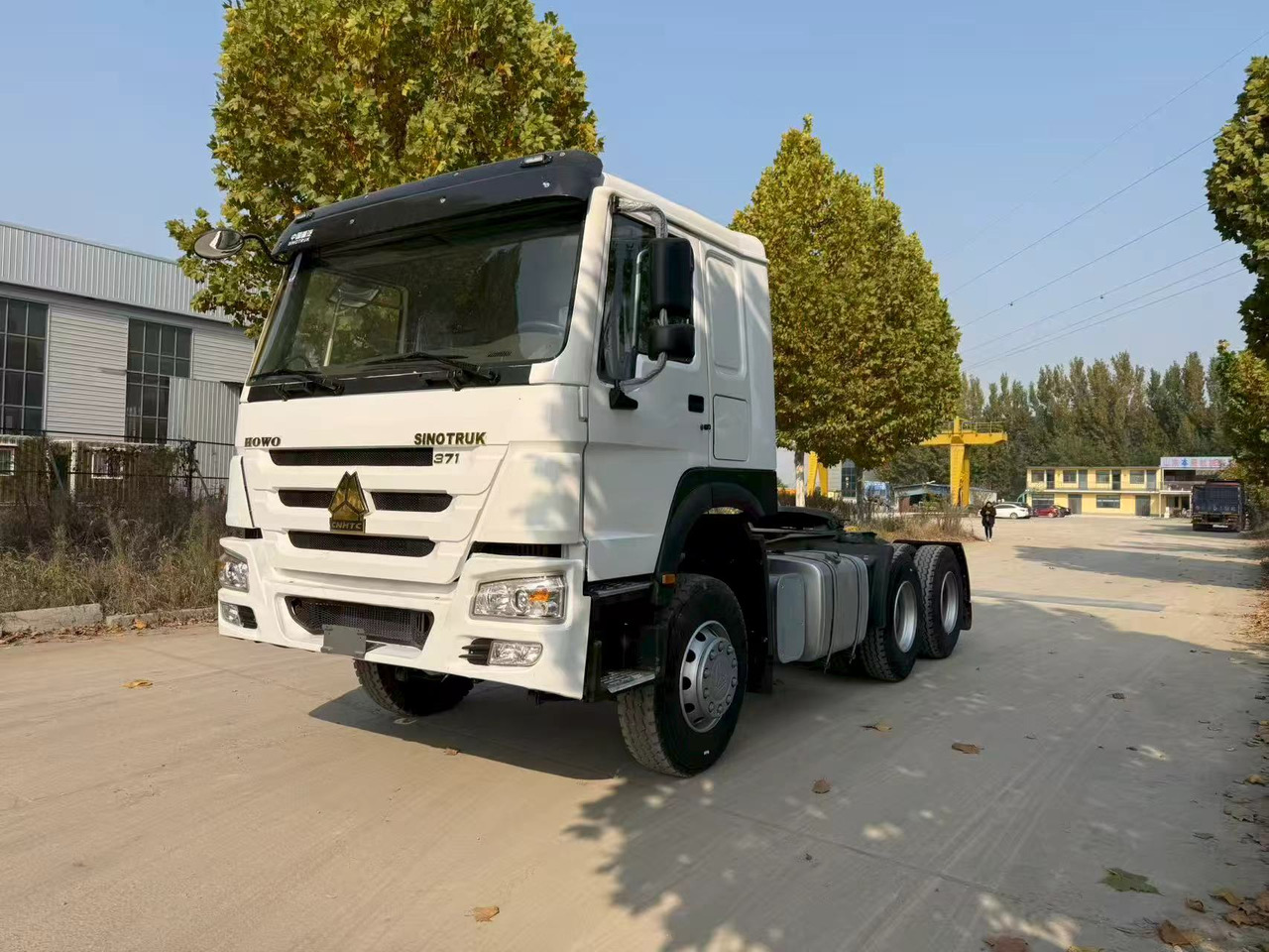 SINOTRUK HOWO tractor - Vilcējs: foto 3 SINOTRUK HOWO tractor - Vilcējs: foto 3