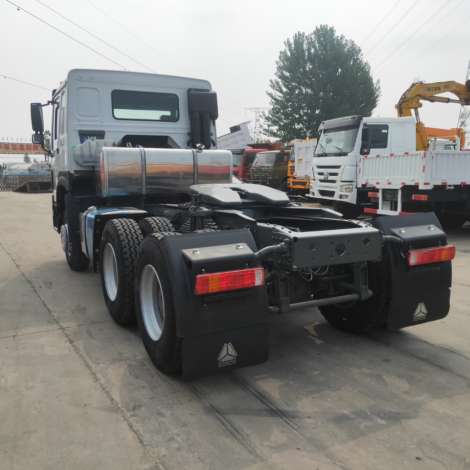 SINOTRUK Trailer head - Vilcējs: foto 2 SINOTRUK Trailer head - Vilcējs: foto 2