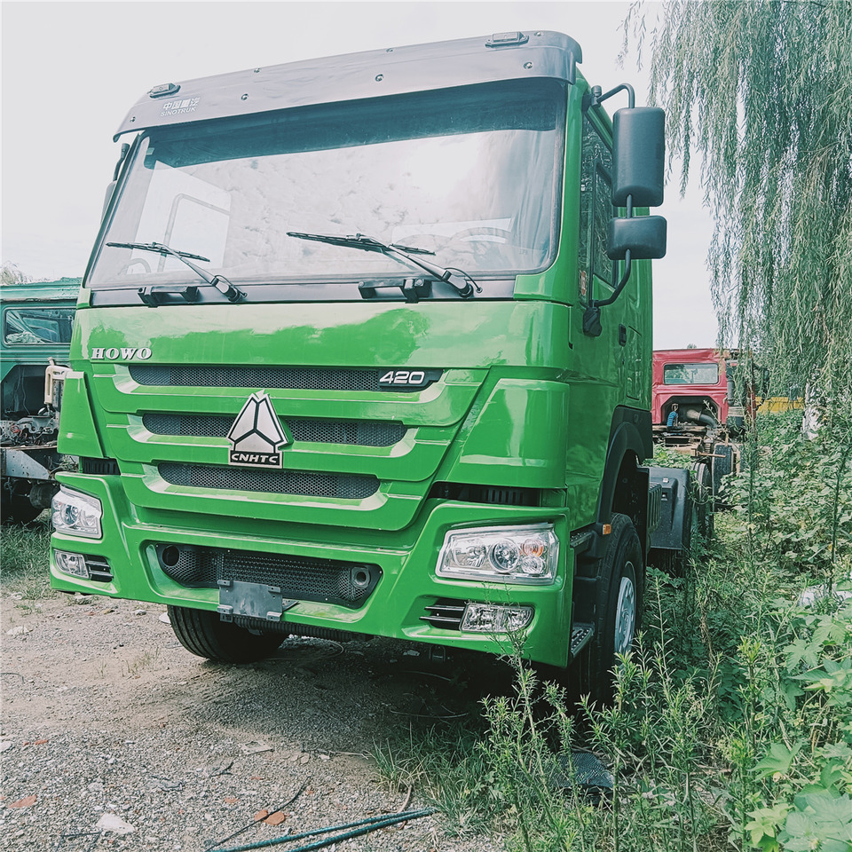 SINOTRUK Trailer head - Vilcējs: foto 1 SINOTRUK Trailer head - Vilcējs: foto 1