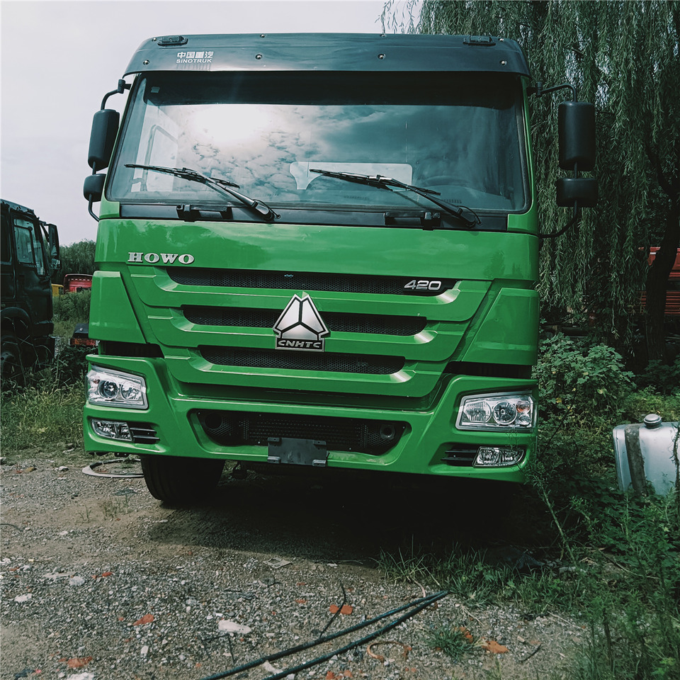 SINOTRUK Trailer head - Vilcējs: foto 3 SINOTRUK Trailer head - Vilcējs: foto 3