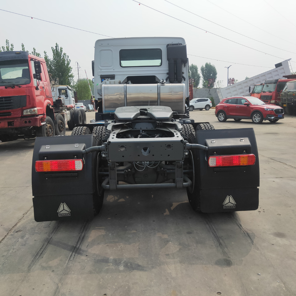 SINOTRUK Trailer head - Vilcējs: foto 3 SINOTRUK Trailer head - Vilcējs: foto 3