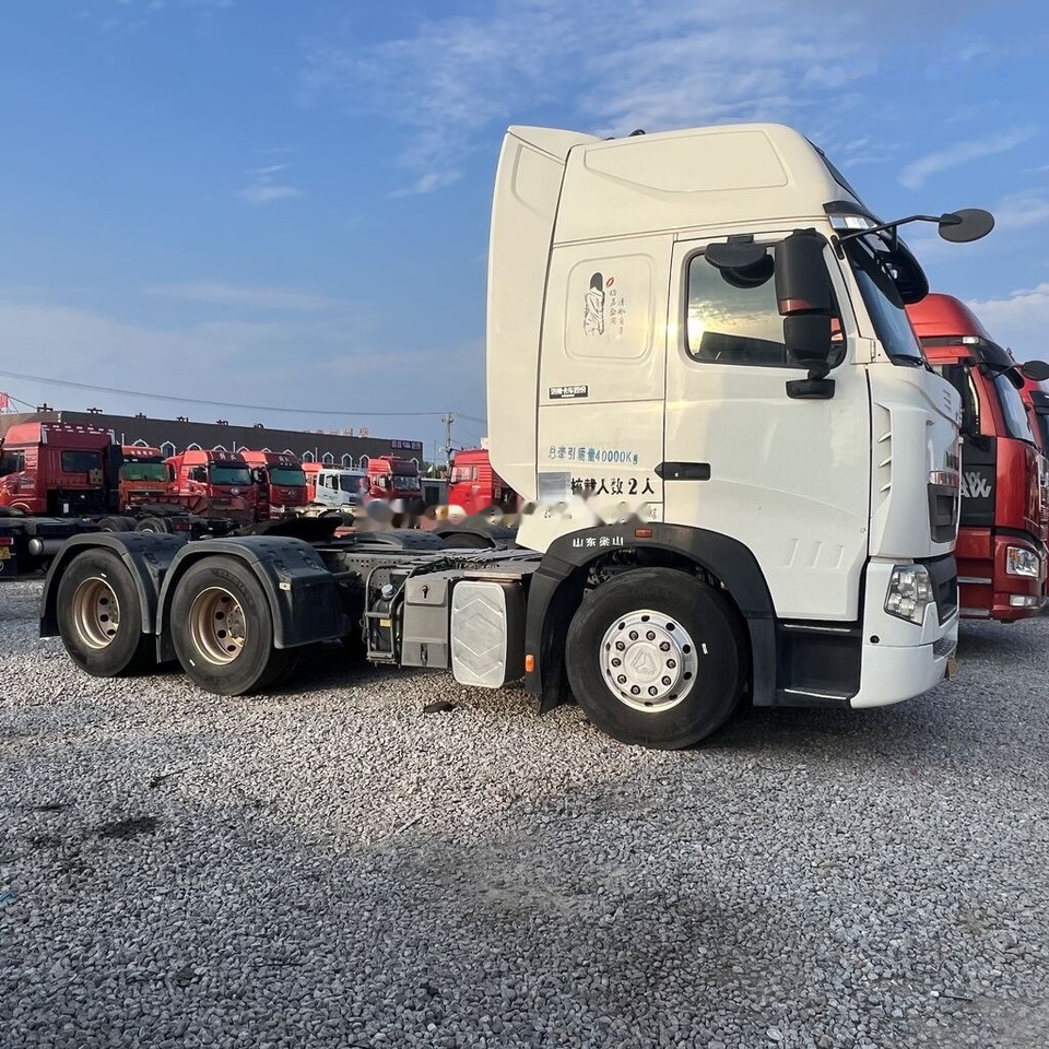 Sinotruk Howo T7H 480 - Vilcējs: foto 1 Sinotruk Howo T7H 480 - Vilcējs: foto 1