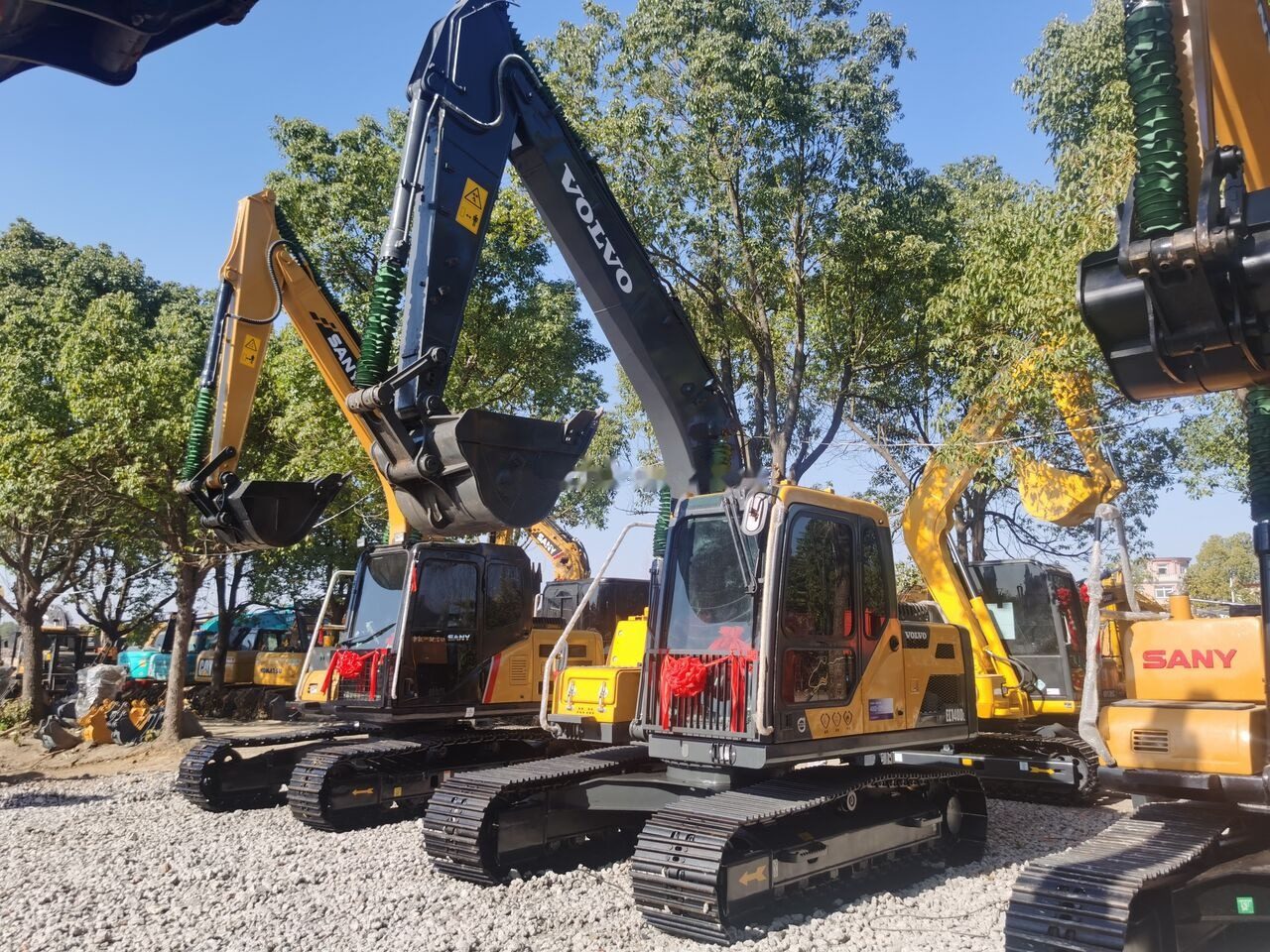 Volvo EC140DL - Kāpurķēžu ekskavators: foto 2 Volvo EC140DL - Kāpurķēžu ekskavators: foto 2