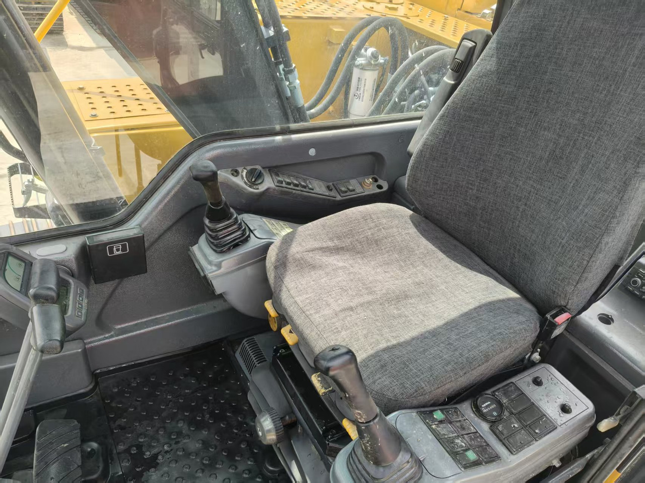 Kāpurķēžu ekskavators Volvo EC140DL: foto 6