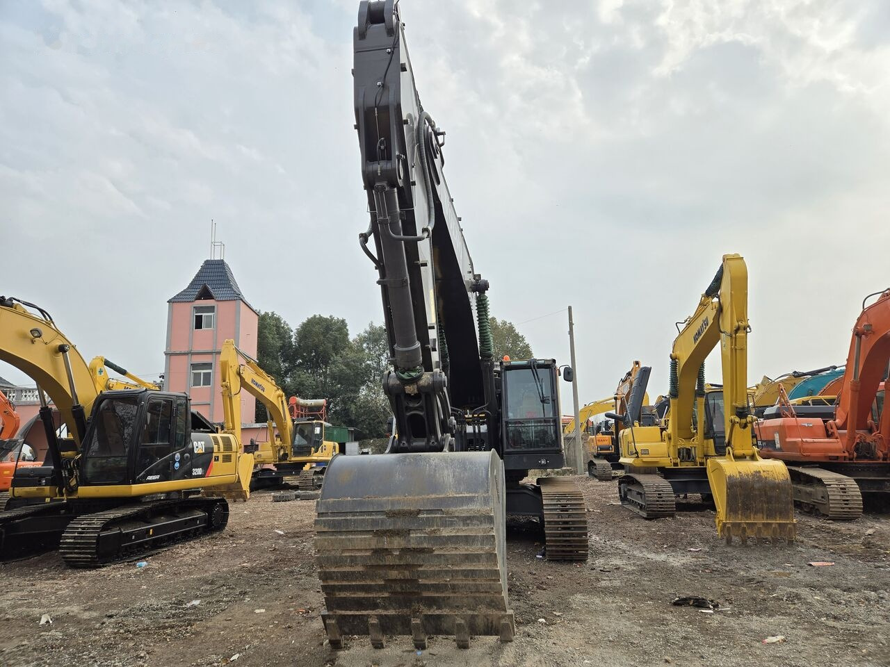 Volvo EC480D - Kāpurķēžu ekskavators: foto 1 Volvo EC480D - Kāpurķēžu ekskavators: foto 1