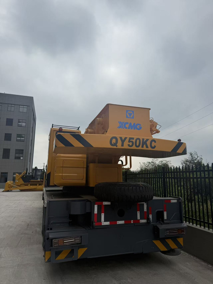 XCMG QY50KC - Kravas auto ar manipulatoru: foto 4 XCMG QY50KC - Kravas auto ar manipulatoru: foto 4