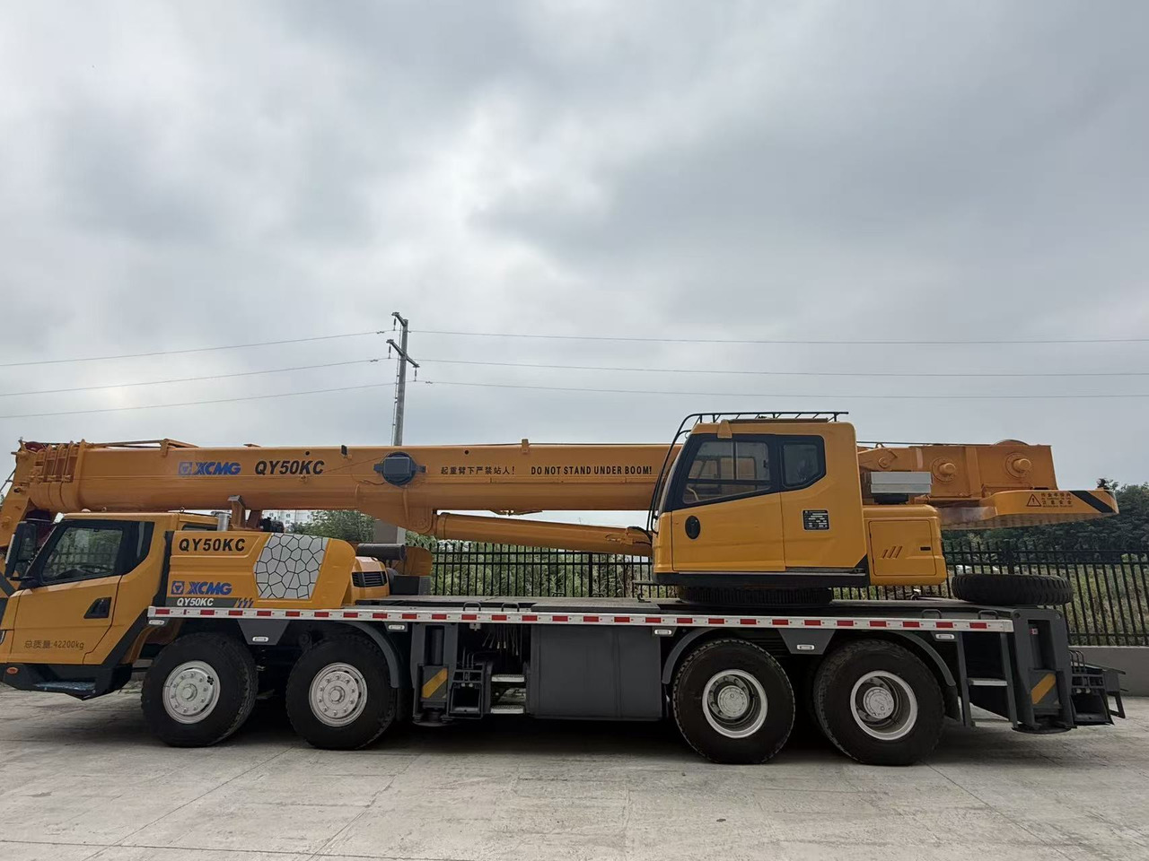 XCMG QY50KC - Kravas auto ar manipulatoru: foto 1 XCMG QY50KC - Kravas auto ar manipulatoru: foto 1