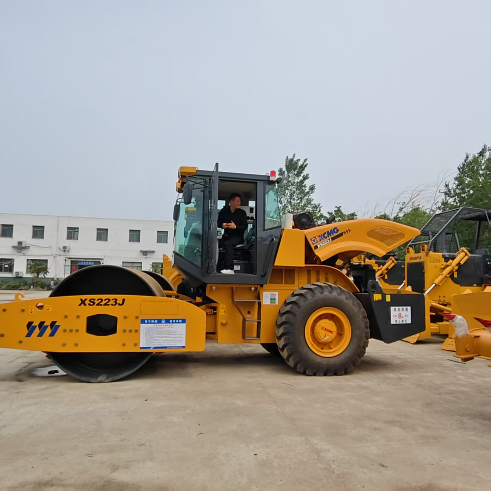 XCMG XS233J - Vibrorullis: foto 1 XCMG XS233J - Vibrorullis: foto 1