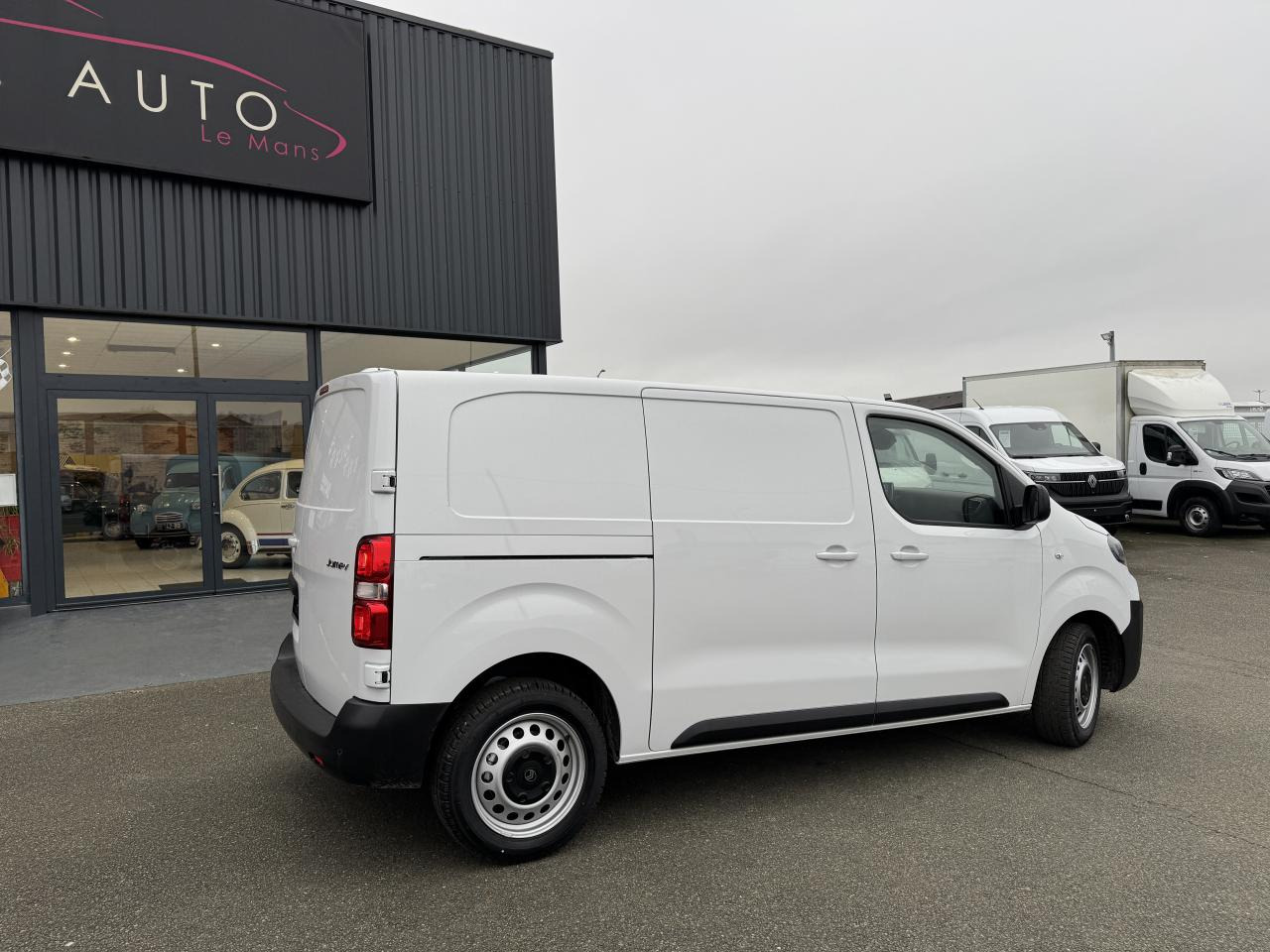 CITROEN Jumpy M 2.0 BlueHDi - 145 S&S - BV EAT8 III FOURGON . PHASE 2 - Kravas mikroautobuss: foto 5 CITROEN Jumpy M 2.0 BlueHDi - 145 S&S - BV EAT8 III FOURGON . PHASE 2 - Kravas mikroautobuss: foto 5