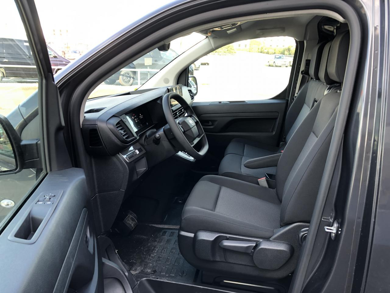 CITROEN Jumpy M 2.0 BlueHDi - 180 S&S - BV EAT8 III FOURGON . PHASE 2 - Kravas mikroautobuss: foto 5 CITROEN Jumpy M 2.0 BlueHDi - 180 S&S - BV EAT8 III FOURGON . PHASE 2 - Kravas mikroautobuss: foto 5