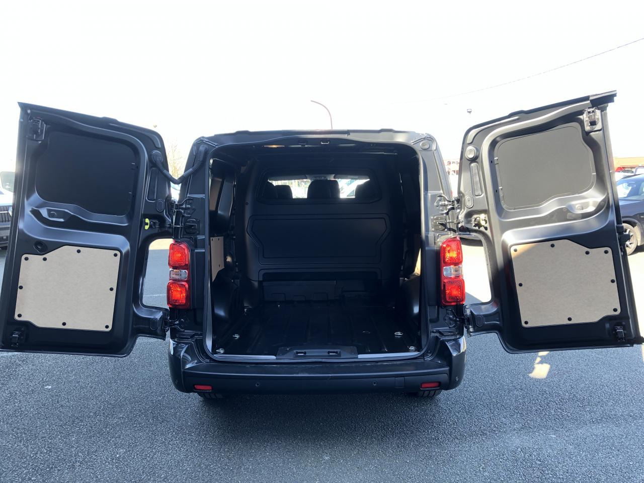 CITROEN Jumpy XL 2.0 BlueHDi - 180 S&S - BV EAT8 III CABINE APPROFONDIE Cabine approfondie Fixe PHASE 2 - Kravas mikroautobuss: foto 3 CITROEN Jumpy XL 2.0 BlueHDi - 180 S&S - BV EAT8 III CABINE APPROFONDIE Cabine approfondie Fixe PHASE 2 - Kravas mikroautobuss: foto 3