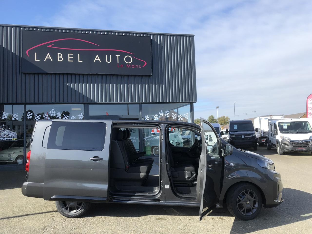 CITROEN Jumpy XL 2.0 BlueHDi - 180 S&S - BV EAT8 III CABINE APPROFONDIE Cabine approfondie Fixe PHASE 2 - Kravas mikroautobuss: foto 3 CITROEN Jumpy XL 2.0 BlueHDi - 180 S&S - BV EAT8 III CABINE APPROFONDIE Cabine approfondie Fixe PHASE 2 - Kravas mikroautobuss: foto 3