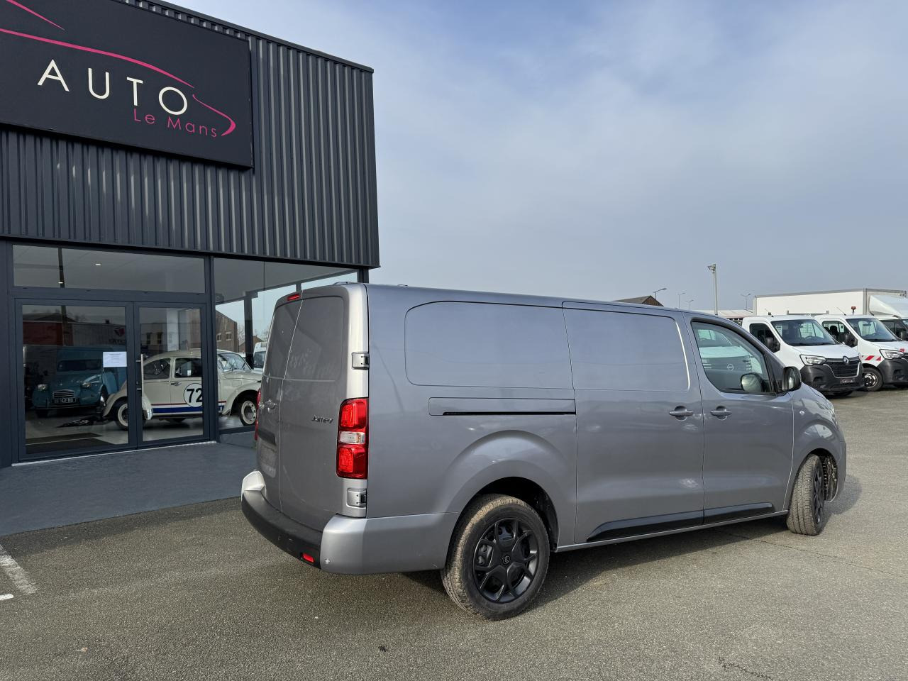 CITROEN Jumpy XL 2.0 BlueHDi - 180 S&S - BV EAT8 III FOURGON . PHASE 2 - Kravas mikroautobuss: foto 5 CITROEN Jumpy XL 2.0 BlueHDi - 180 S&S - BV EAT8 III FOURGON . PHASE 2 - Kravas mikroautobuss: foto 5