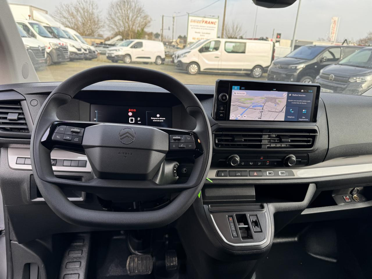 CITROEN Jumpy XL 2.0 BlueHDi - 180 S&S - BV EAT8 III FOURGON . PHASE 2 - Kravas mikroautobuss: foto 4 CITROEN Jumpy XL 2.0 BlueHDi - 180 S&S - BV EAT8 III FOURGON . PHASE 2 - Kravas mikroautobuss: foto 4