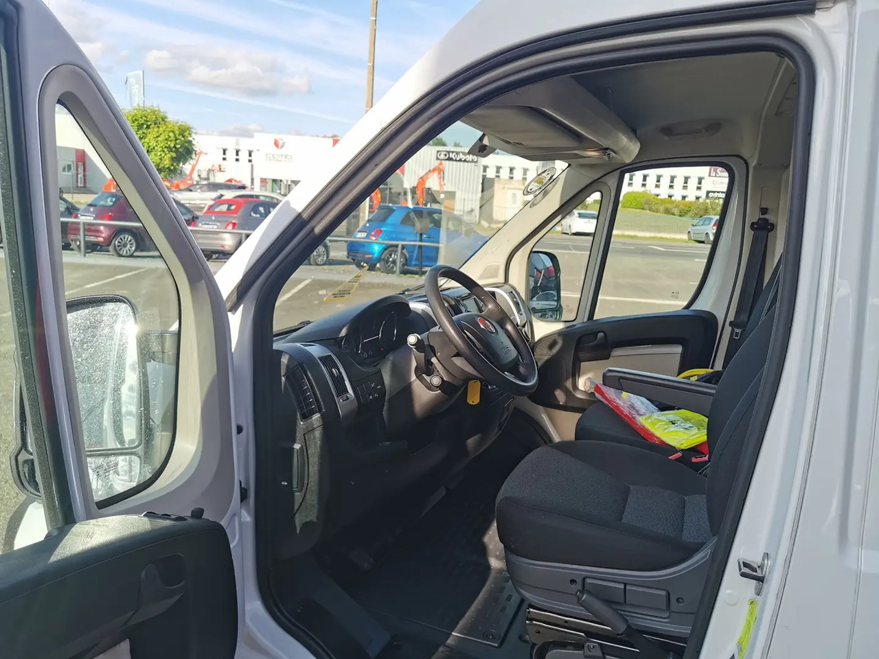 Fiat Ducato 3.3 MH2 2.3 MULTIJET 130CH PACK PRO NAV - Citas iekārtas: foto 5 Fiat Ducato 3.3 MH2 2.3 MULTIJET 130CH PACK PRO NAV - Citas iekārtas: foto 5