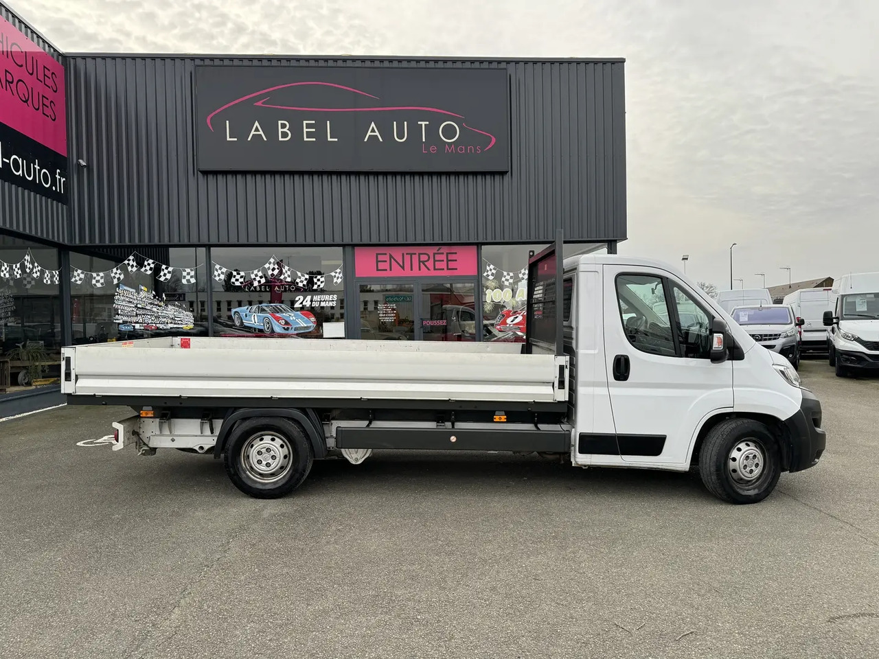 Automašīna ar kravas platformu Citroen Jumper 4-35 L4 2.2 BLUEHDI 140 S&S CONTROL: foto 1