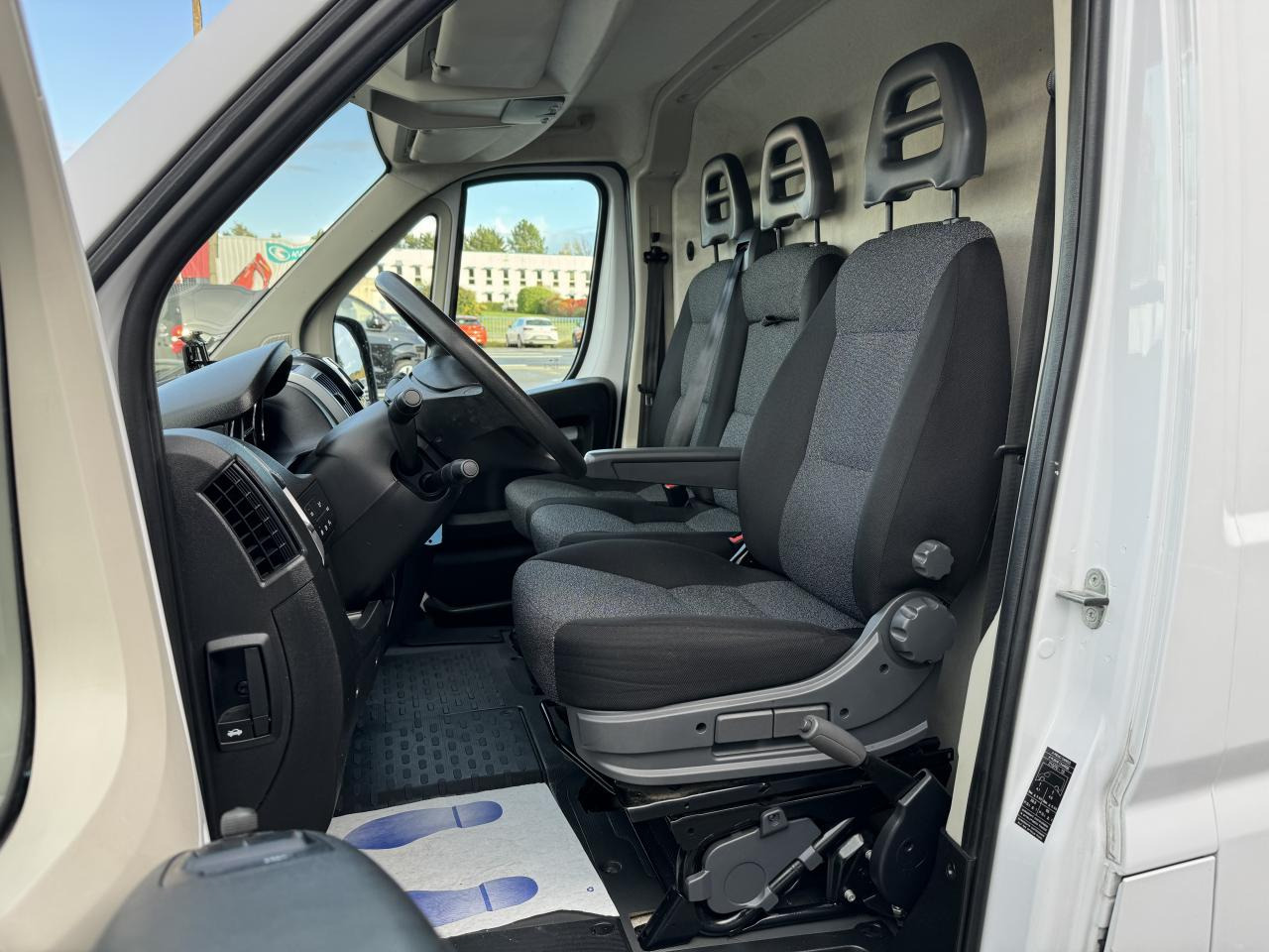 FIAT DUCATO 3T5 L3H2 2.2 HDI 140 CH BUSINESS - Kravas mikroautobuss: foto 5 FIAT DUCATO 3T5 L3H2 2.2 HDI 140 CH BUSINESS - Kravas mikroautobuss: foto 5