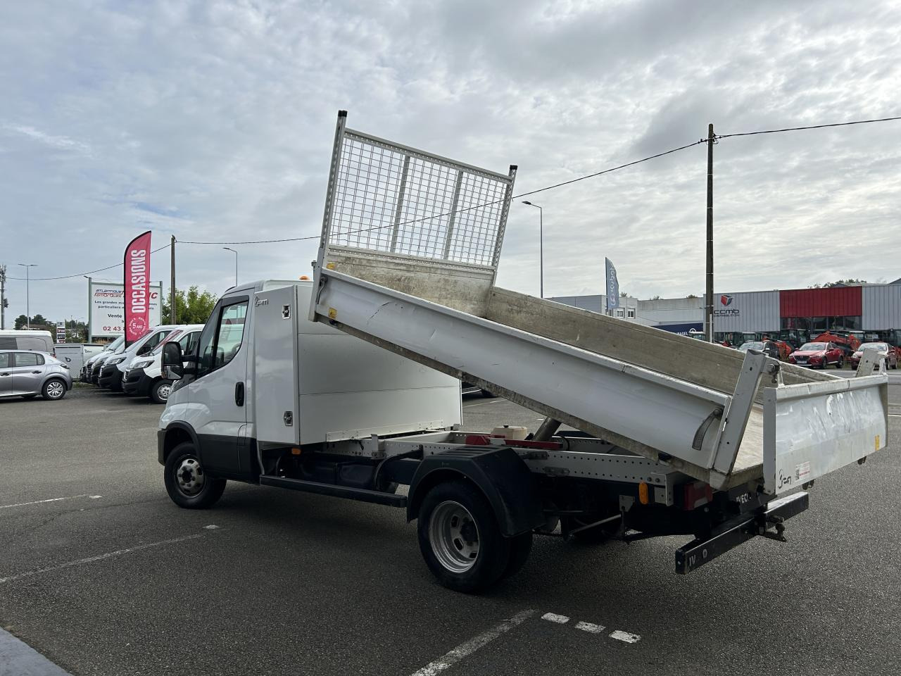 Komercauto pašizgāzējs IVECO Daily 35 C 14 S&S (Quad-Leaf)  CHASSIS CABINE 2014 35C/35S Chassis cabine 35 C Epmt.3.75 PHASE 3: foto 7
