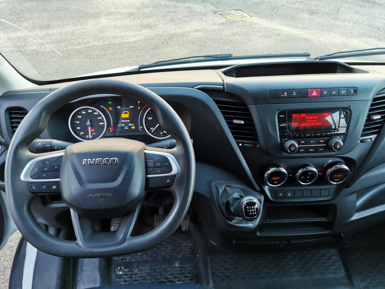 IVECO Daily 35 C 14H D/P S&S (Quad-Tor) CHASSIS DOUBLE CABINE 2014 35C/35S CHASSIS CABINE DOUBLE Chas - Komercauto pašizgāzējs, Kravas-pasažieru furgons: foto 4 IVECO Daily 35 C 14H D/P S&S (Quad-Tor) CHASSIS DOUBLE CABINE 2014 35C/35S CHASSIS CABINE DOUBLE Chas - Komercauto pašizgāzējs, Kravas-pasažieru furgons: foto 4