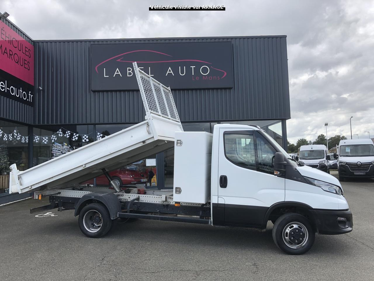 IVECO Daily 35 C 16H3.0 (Quad-Leaf) CHASSIS CABINE 2014 35C/35S Chassis cabine 35 C Epmt.3.75 PHASE 4 - Komercauto pašizgāzējs: foto 1 IVECO Daily 35 C 16H3.0 (Quad-Leaf) CHASSIS CABINE 2014 35C/35S Chassis cabine 35 C Epmt.3.75 PHASE 4 - Komercauto pašizgāzējs: foto 1